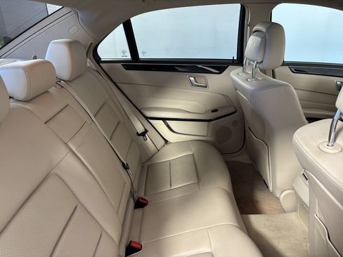 Used 2014 Mercedes-Benz E 350 Sedan image 29