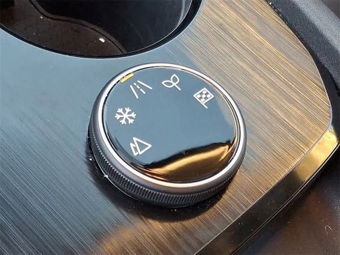 Used 2024 Nissan Rogue SL w/ SL Premium Package image 26