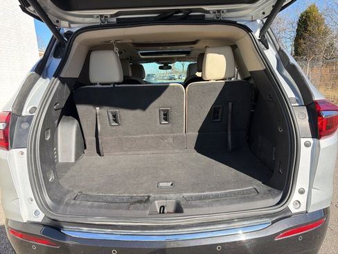 Used 2020 Buick Enclave Essence w/ Sport Touring Edition image 18