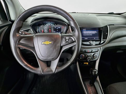 Used 2021 Chevrolet Trax LS FWD image 10