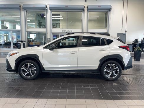 Used 2024 Subaru Crosstrek 2.0i Premium image 4
