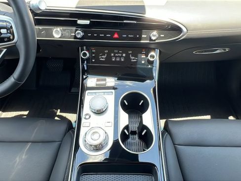 Certified 2026 Genesis GV70 2.5T AWD/4WD image 13