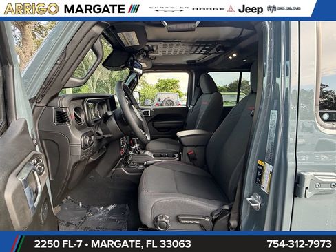Used 2026 Jeep Wrangler Unlimited Rubicon w/ Technology Group AWD/4WD image 9
