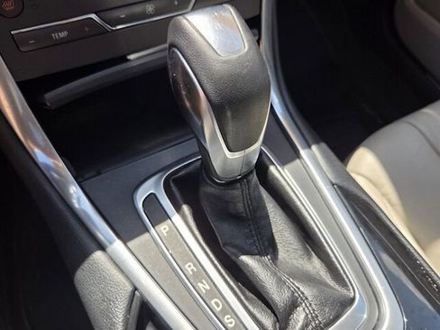 Used 2016 Ford Edge Titanium image 18