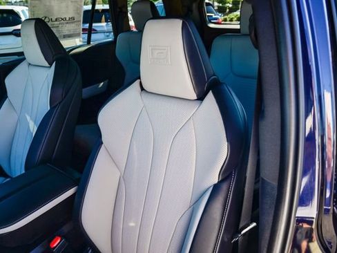 New 2026 Lexus TX 500h AWD image 28