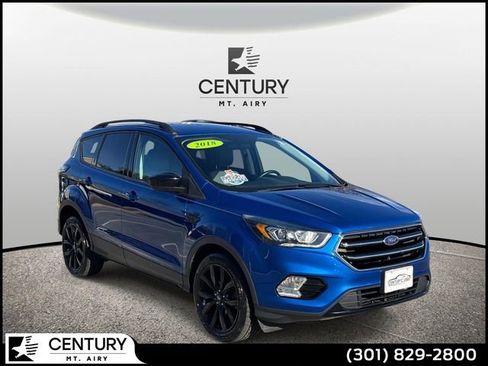 Used 2018 Ford Escape SE w/ SE Sport Appearance Package image 1