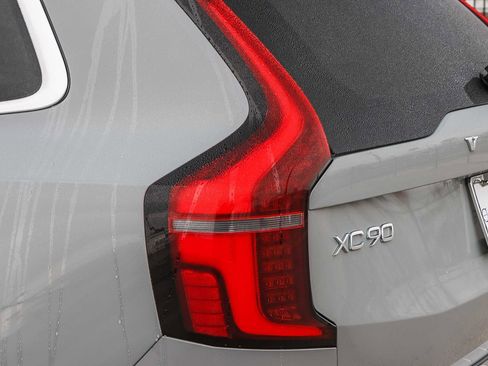 New 2026 Volvo XC90 T8 Ultra w/ Protection Package Premier image 11