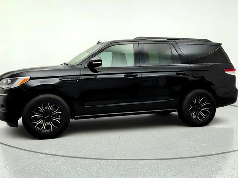 Used 2023 Lincoln Navigator Reserve AWD/4WD image 8