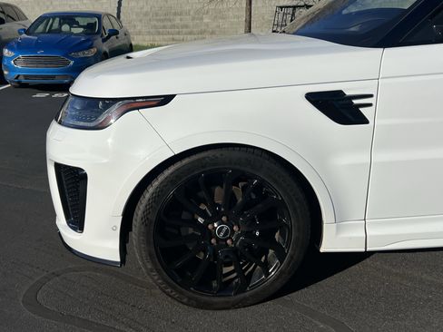 Used 2022 Land Rover Range Rover Sport SVR image 12