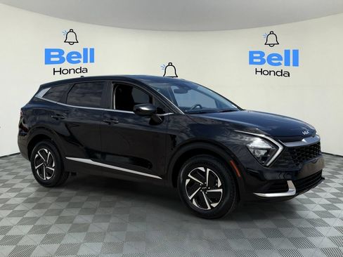 Used 2023 Kia Sportage LX AWD/4WD image 6