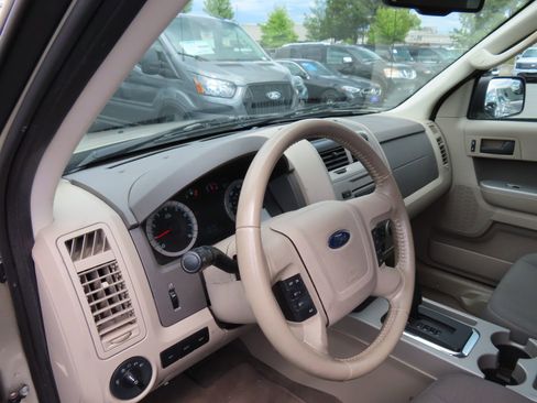Used 2010 Ford Escape XLT FWD image 10