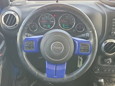 Used 2015 Jeep Wrangler Unlimited Rubicon w/ Connectivity Group AWD/4WD image 23