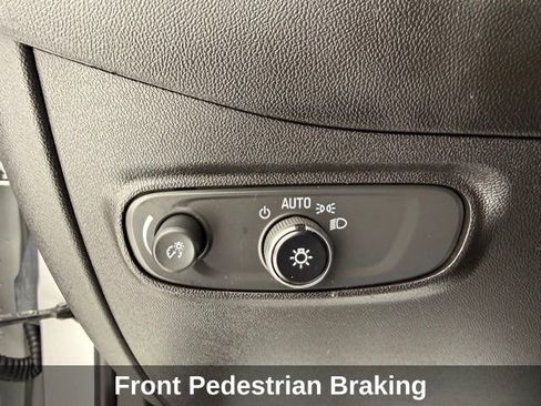 Used 2019 Chevrolet Equinox LT w/ Driver Convenience Package image 28