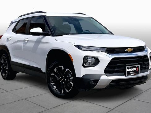 Used 2023 Chevrolet TrailBlazer LT image 3