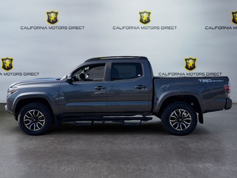 Used 2020 Toyota Tacoma TRD Sport w/ Technology Package RWD image 2