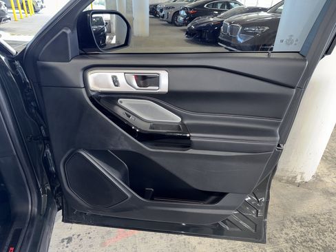 Used 2022 Ford Explorer ST w/ Equipment Group 401A image 9