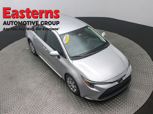 Used 2023 Toyota Corolla LE image 3