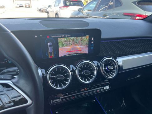 Used 2025 Mercedes-Benz GLB 250 4MATIC image 25