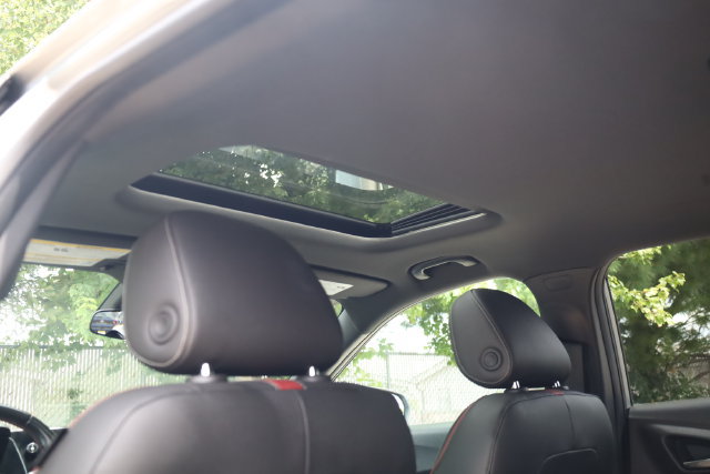 Used 2024 Chevrolet Trax RS w/ Sunroof Package FWD image 24