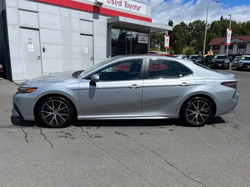 Used 2024 Toyota Camry SE AWD/4WD image 7