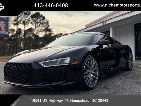 Used 2017 Audi R8 V10 w/ Ceramic Brake Package image 1