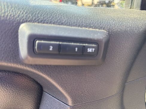 Used 2017 Nissan Titan SL image 26