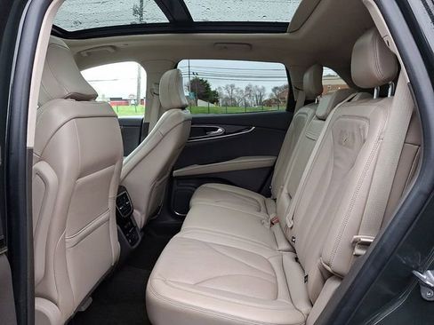 Used 2022 Lincoln Nautilus Reserve image 10