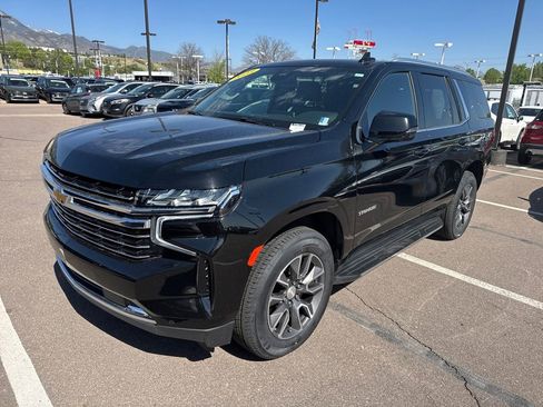 Used 2023 Chevrolet Tahoe LT w/ Luxury Package AWD/4WD image 3