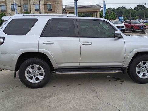 Used 2015 Toyota 4Runner SR5 RWD image 6