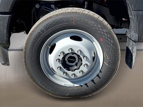 New 2026 Ford F550 4x4 Crew Cab Super Duty w/ XL Chrome Package image 12