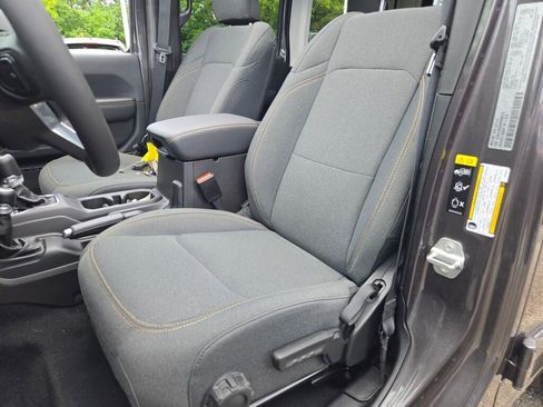 Used 2025 Jeep Wrangler Unlimited Sahara w/ Safety Group AWD/4WD image 21