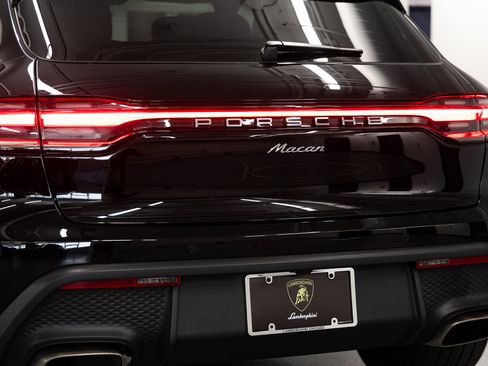 Used 2025 Porsche Macan AWD/4WD image 15