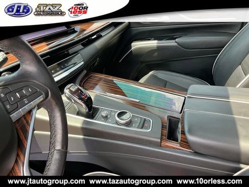 Used 2022 Cadillac Escalade ESV Premium Luxury AWD/4WD image 25