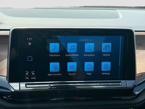 Used 2024 Volkswagen Atlas SE image 31