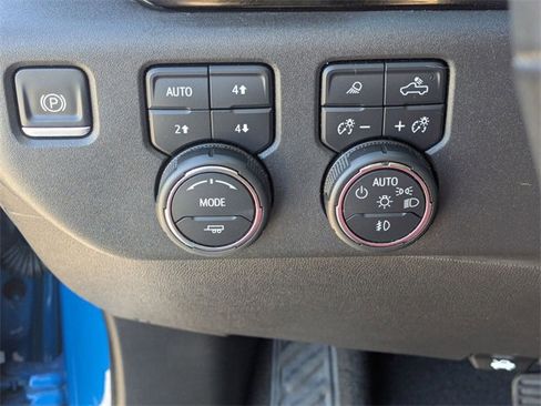 Used 2022 Chevrolet Silverado 1500 ZR2 w/ Technology Package image 15