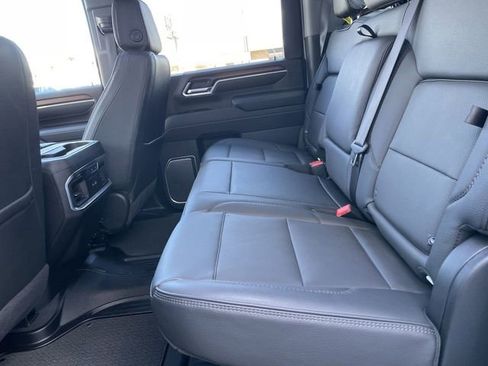 Used 2025 GMC Sierra 3500 Denali w/ Denali Reserve Package AWD/4WD image 23