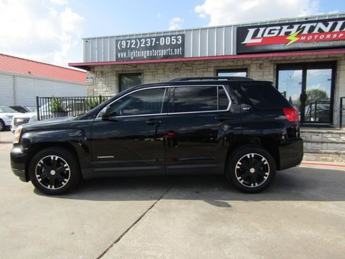 Used 2017 GMC Terrain SLT w/ Driver Alert Package I FWD image 2
