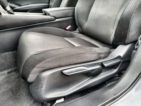 Used 2022 Honda Accord LX image 12