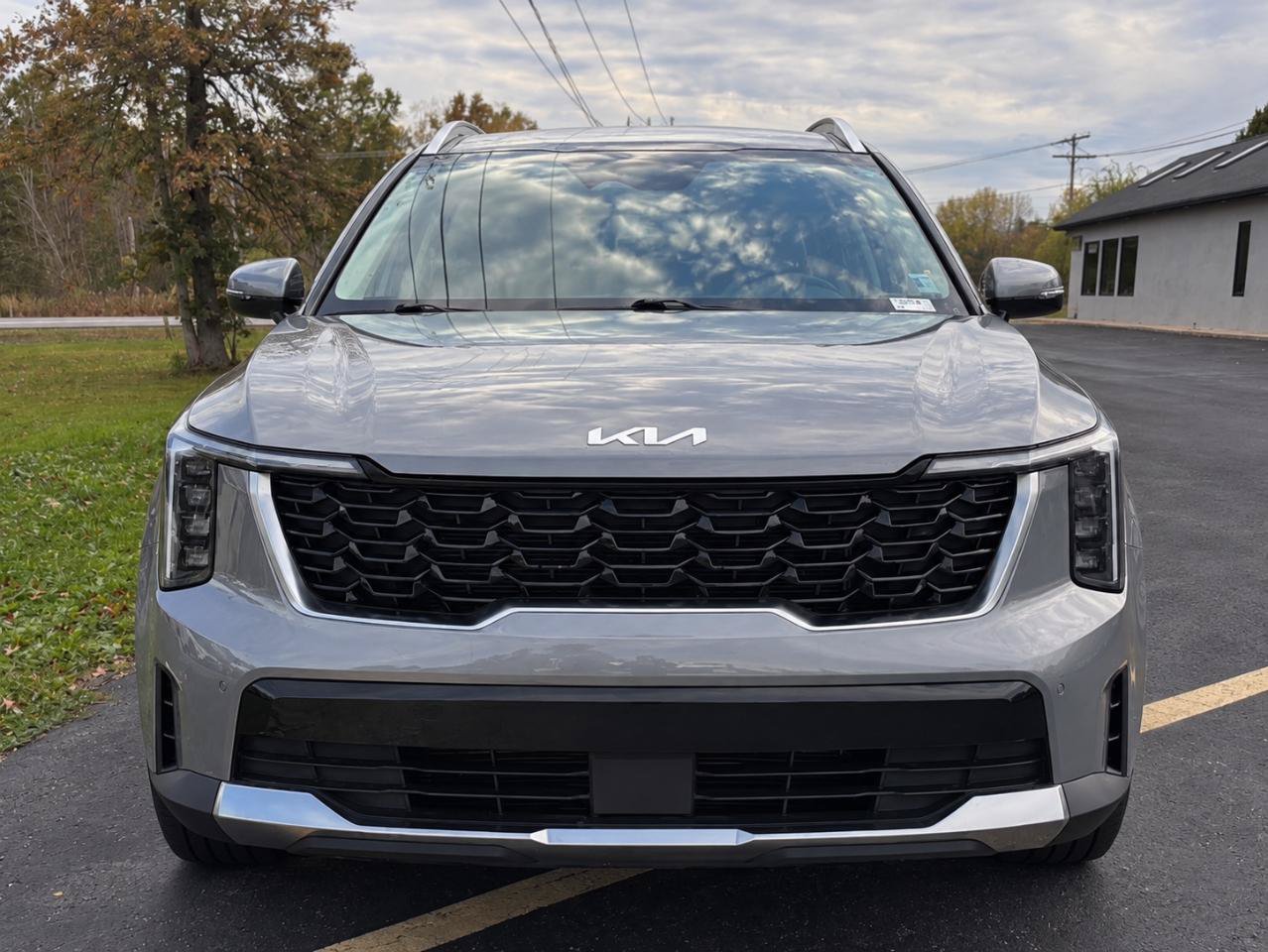 Used 2024 Kia Sorento S w/ Panoramic Sunroof Package FWD image 2
