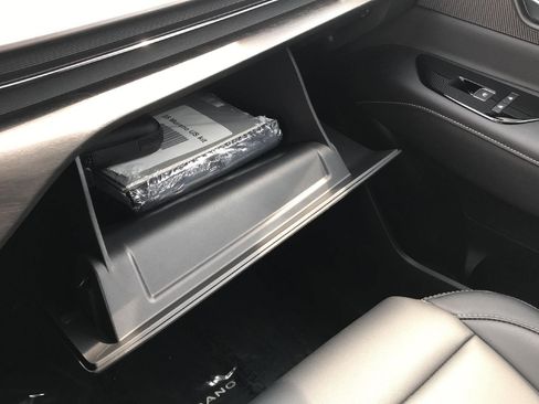 Used 2025 Nissan Murano SV AWD/4WD image 56