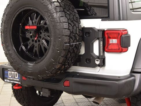 Used 2024 Jeep Wrangler Unlimited Rubicon w/ Capability Package image 21