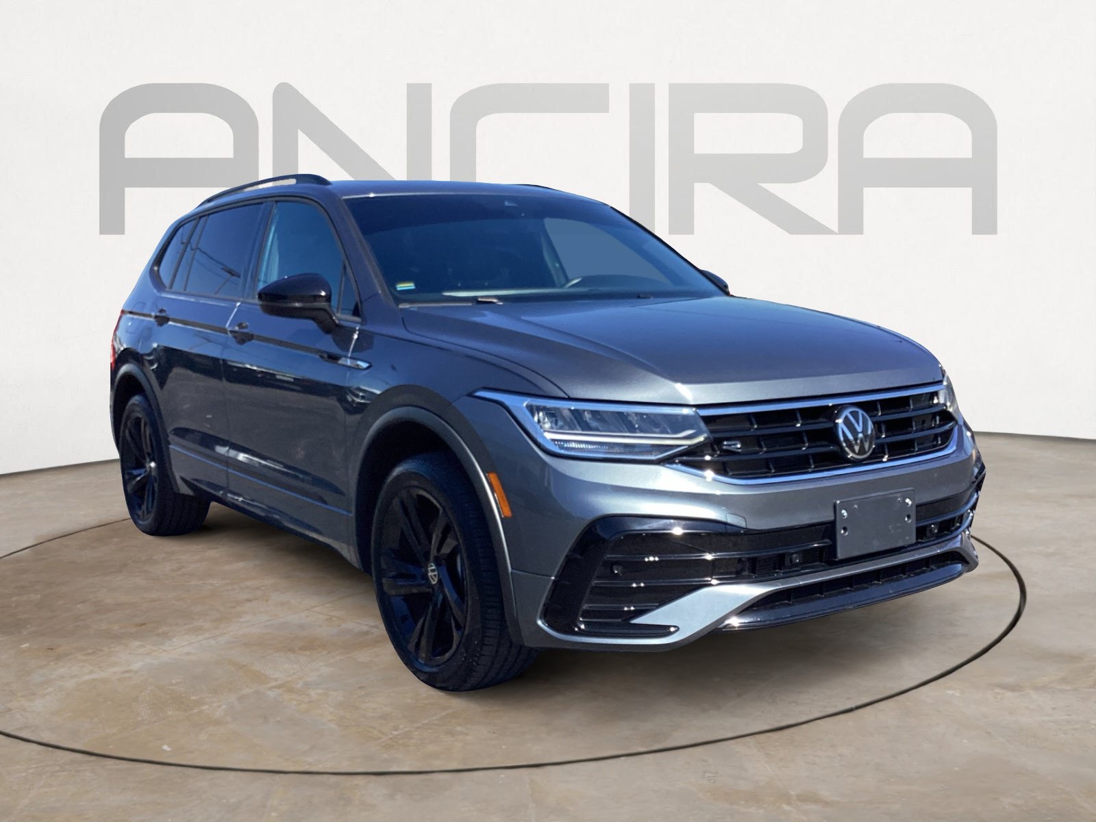 Used 2024 Volkswagen Tiguan SE R-Line AWD/4WD image 7