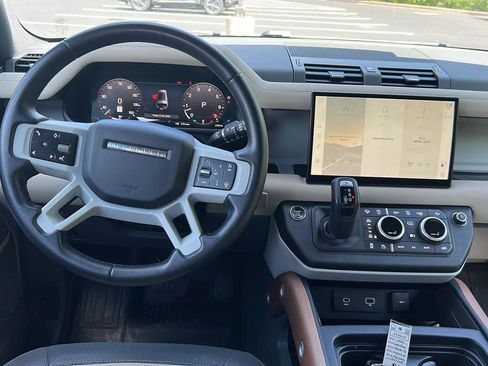 Certified 2023 Land Rover Defender 130 X-Dynamic SE AWD/4WD image 10
