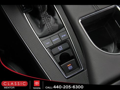 Certified 2021 Toyota Avalon XLE image 14