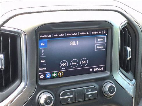 Used 2022 Chevrolet Silverado 1500 LT RWD image 12