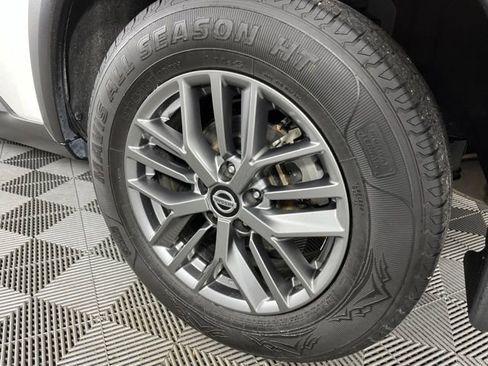 Used 2021 Nissan Rogue S FWD image 7