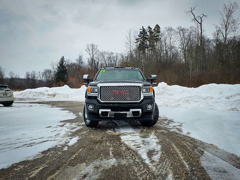 Used 2015 GMC Sierra 3500 Denali w/ Suspension Package, Off-Road image 8