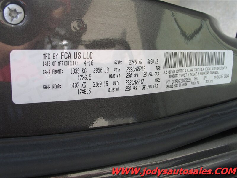 Used 2016 Dodge Grand Caravan SXT w/ Rear Park Assist Package FWD image 38