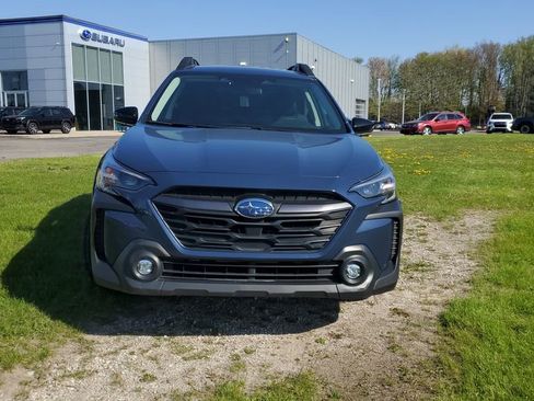 Used 2024 Subaru Outback Premium AWD/4WD image 2
