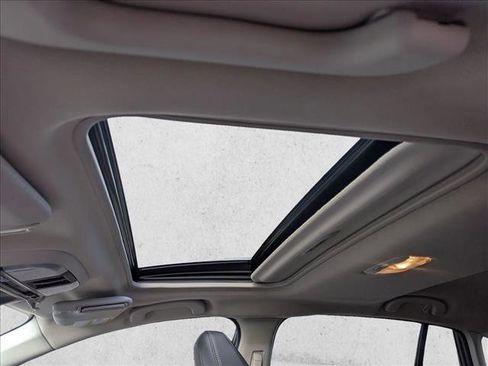 Used 2021 Subaru Impreza 2.0i Limited image 18